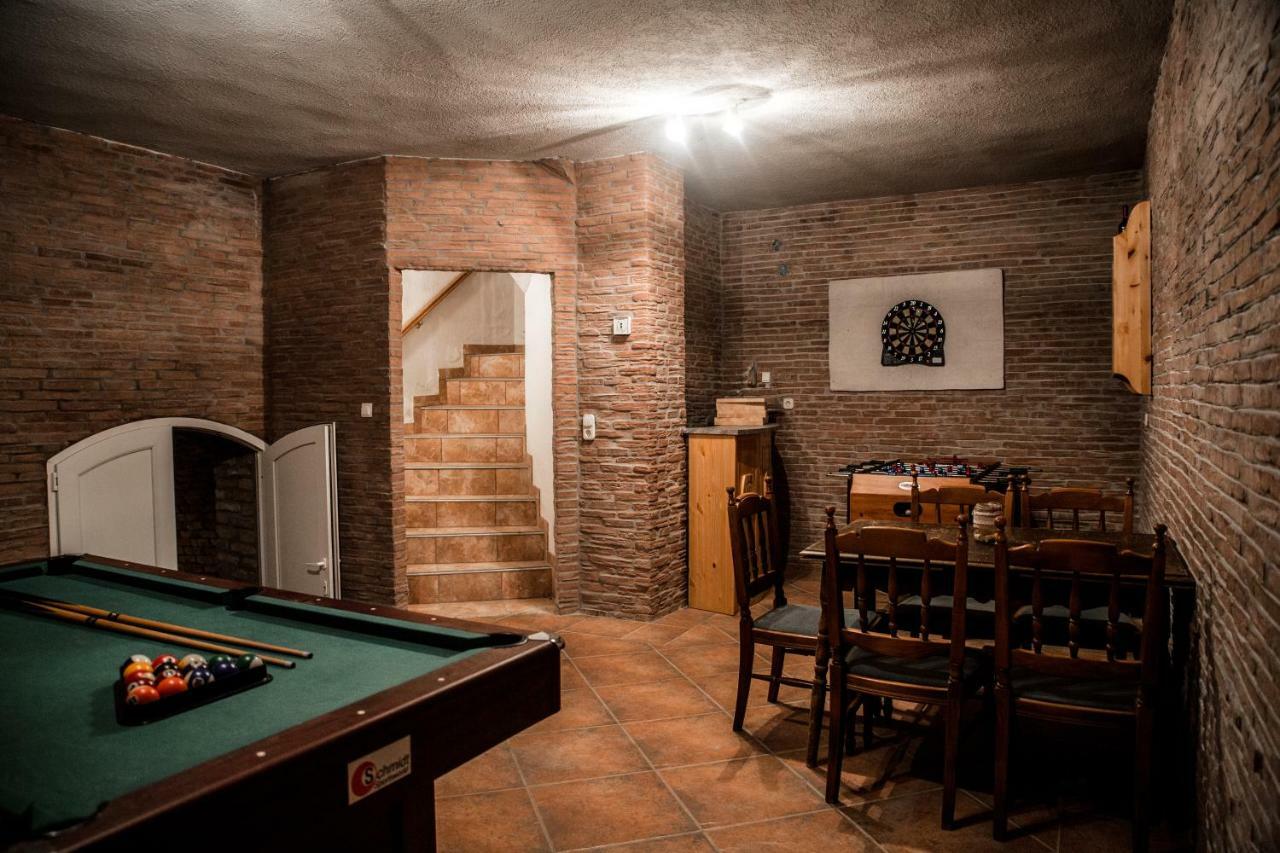 Berger Pince-Vendeghaz, Hajosi Pincek Hotel Екстериор снимка