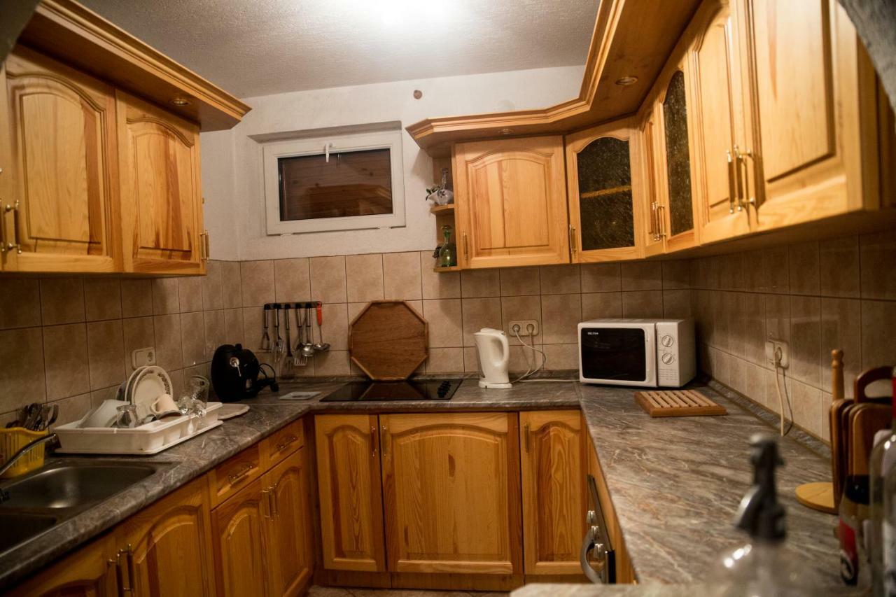 Berger Pince-Vendeghaz, Hajosi Pincek Hotel Екстериор снимка