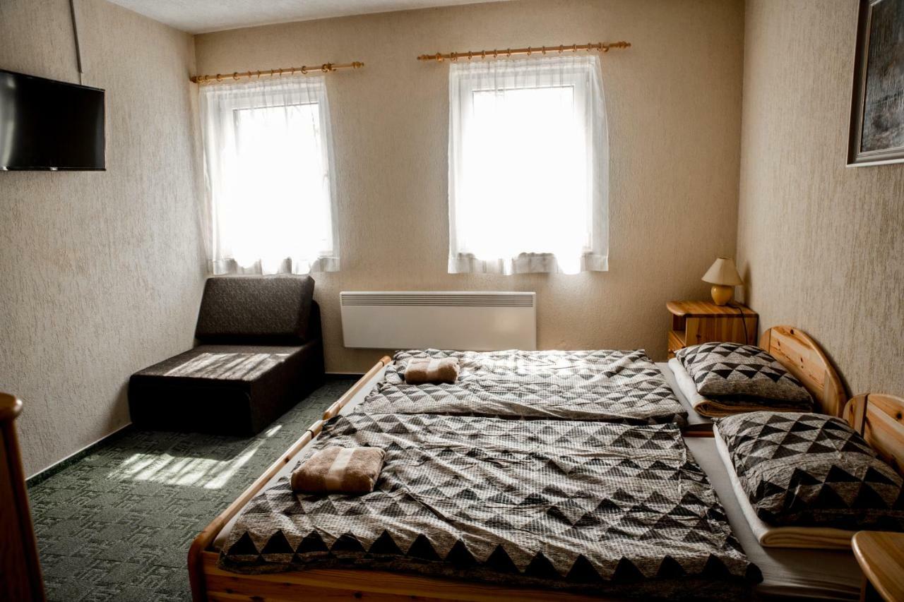 Berger Pince-Vendeghaz, Hajosi Pincek Hotel Екстериор снимка